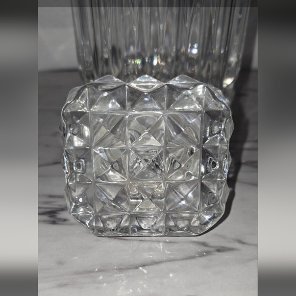 Vintage Diamond Cut Crystal Decanter with Diamond Cut Topper - Picture 3 of 6